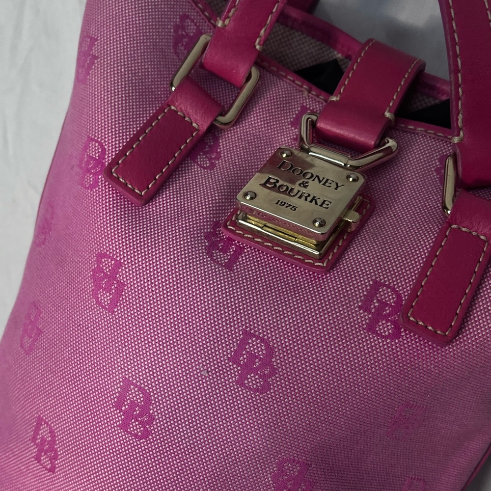 Vintage Dooney Bourke  North South bright pink logo bucket bag leather trim EUC - Picture 3 of 14